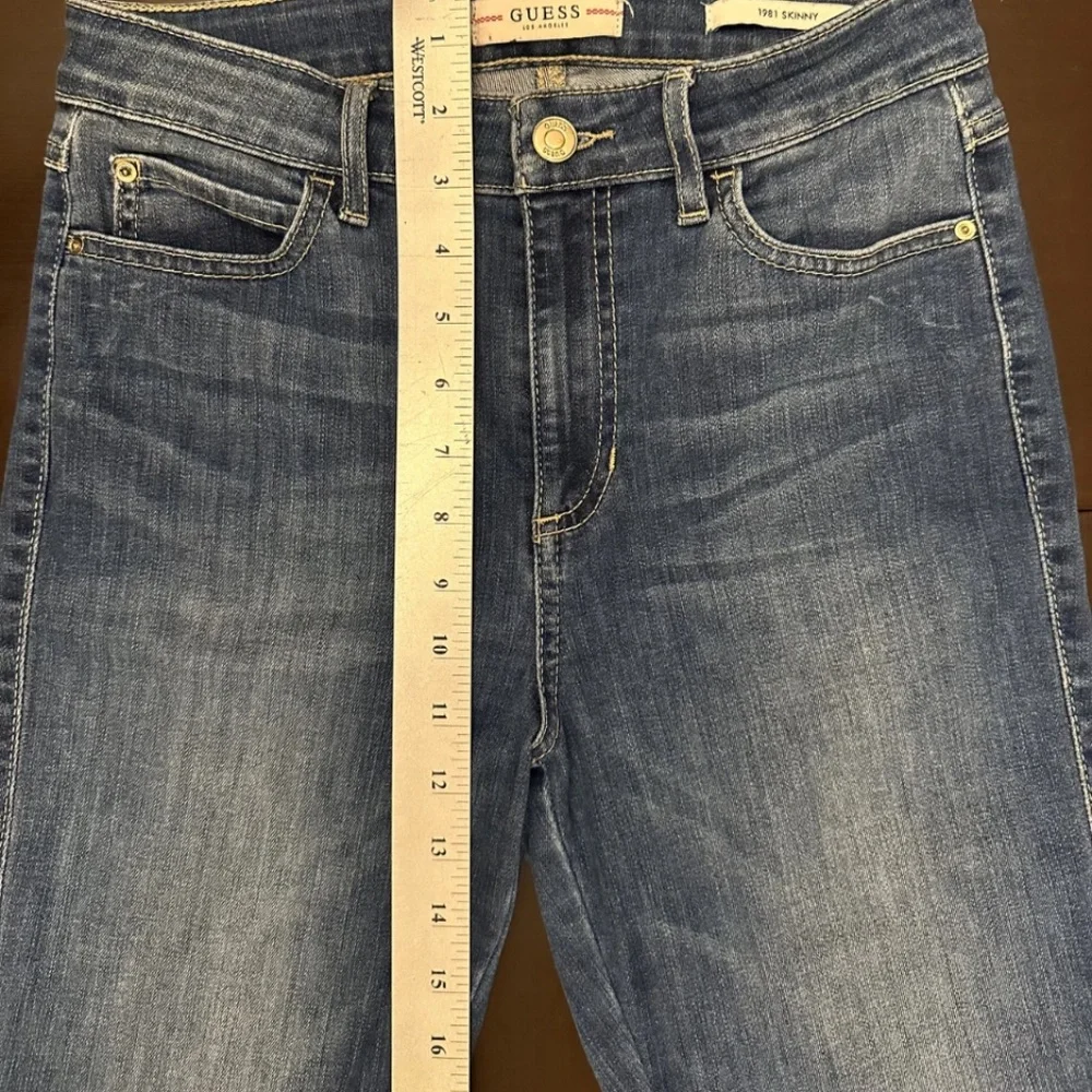 Guess Jeans - Picture 5 of 12